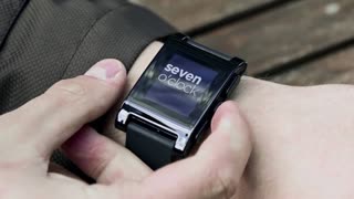 Обзор Pebble Watch