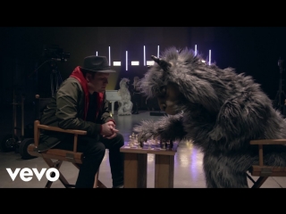 Премьера клипа! Fall Out Boy - Bishops Knife Trick (24.07.2018)