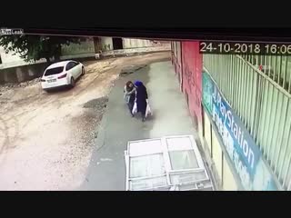 ПРОВАЛИЛИСЬ ПОД ЗЕМЛЮ
